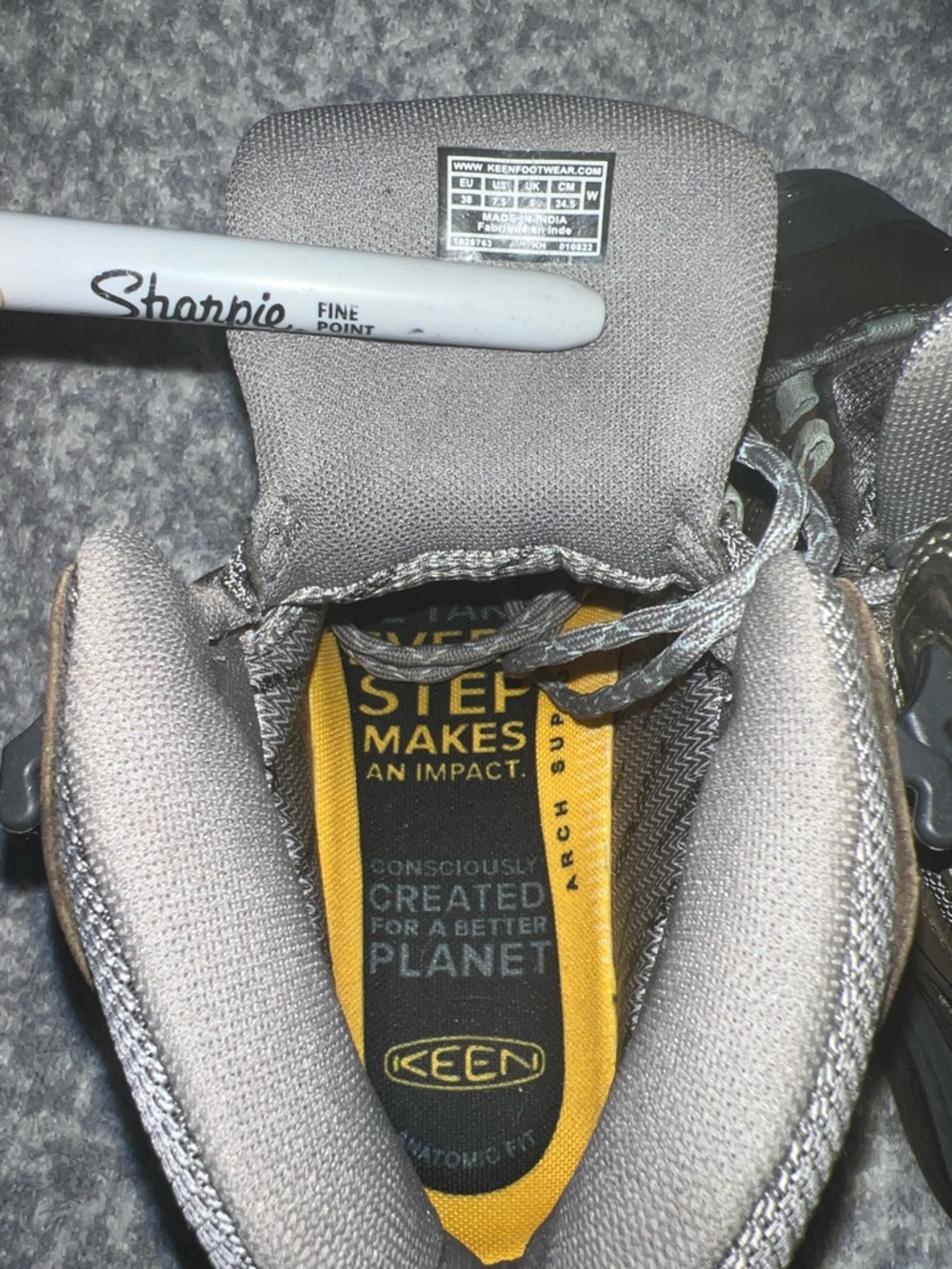 Keen Women's Circadia Mid Waterproof Hiking Boots size 7.5 - Picture 5 of 9